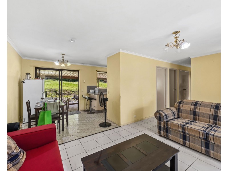 28 Helmsley Court, Carindale QLD 4152