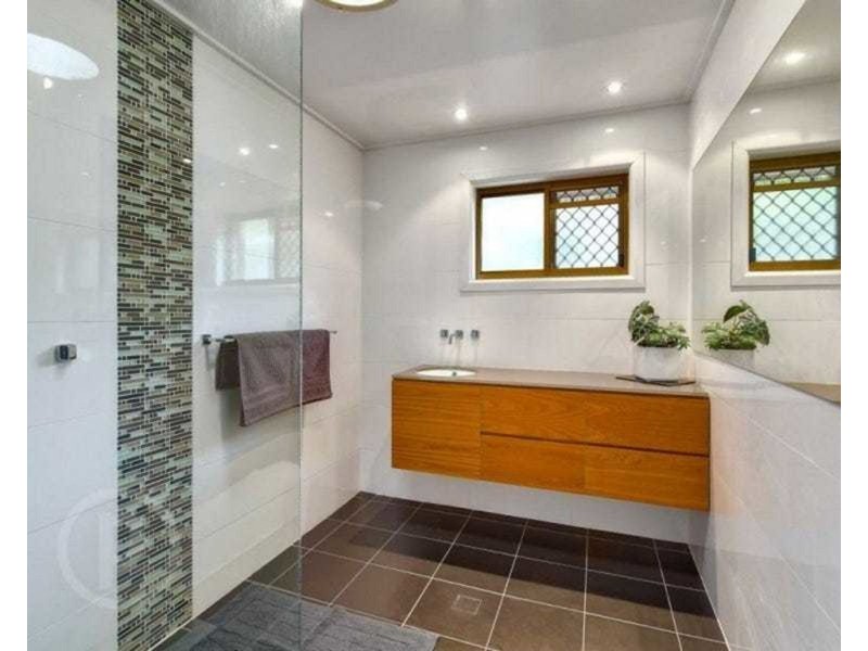 17 Hillock Street, Coorparoo QLD 4151