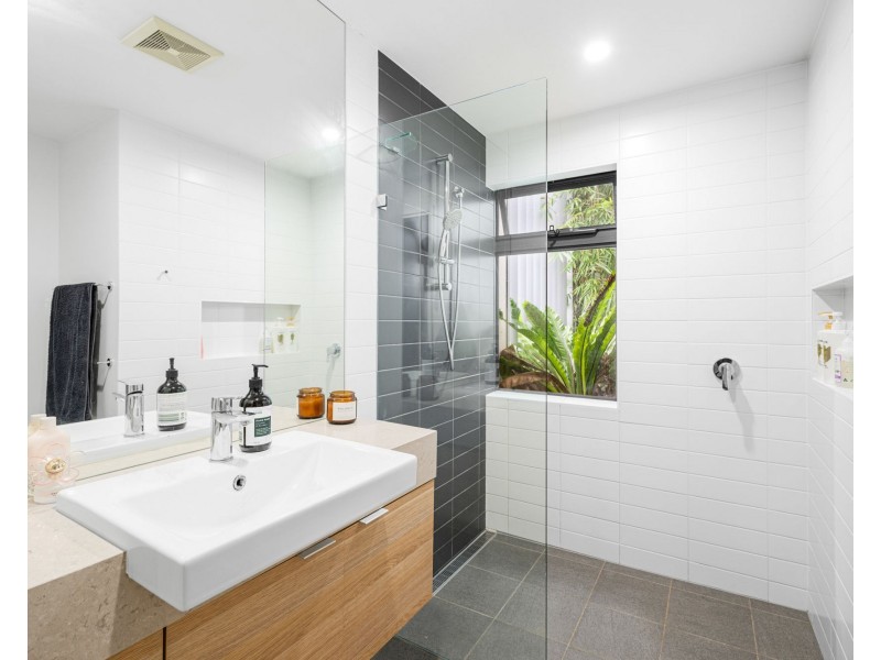 2/19 Eversley Terrace, Yeronga QLD 4104