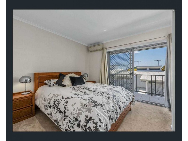 8/23 Burrai Street, Morningside QLD 4170
