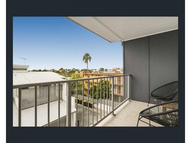 8/23 Burrai Street, Morningside QLD 4170
