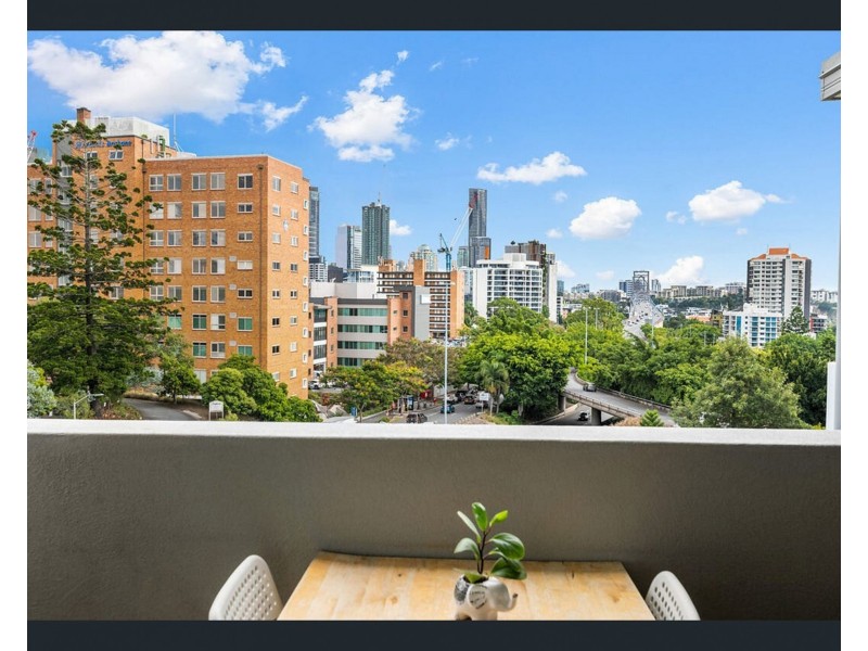 10/442 Main Street, Kangaroo Point QLD 4169