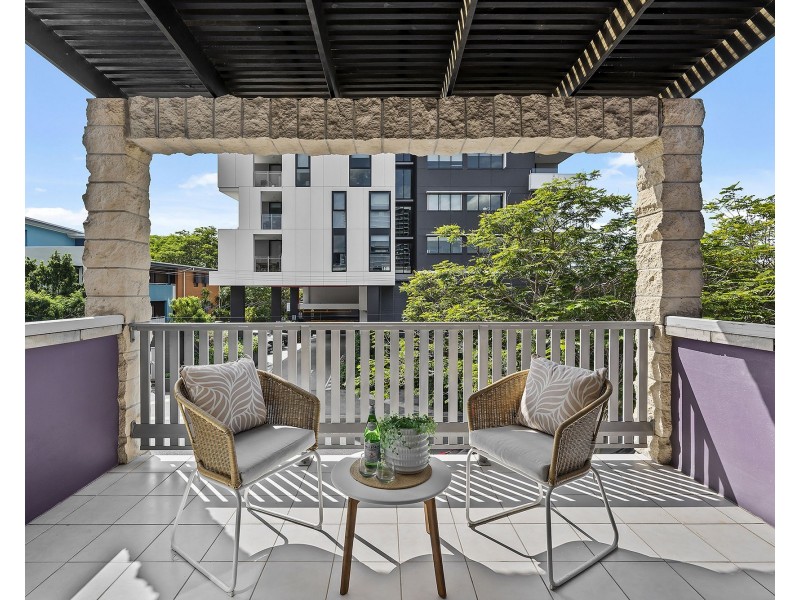 5/8 Wakefield Street, Coorparoo QLD 4151