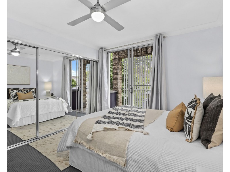 5/8 Wakefield Street, Coorparoo QLD 4151