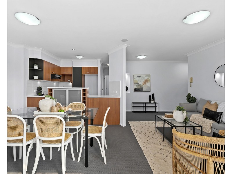 5/8 Wakefield Street, Coorparoo QLD 4151