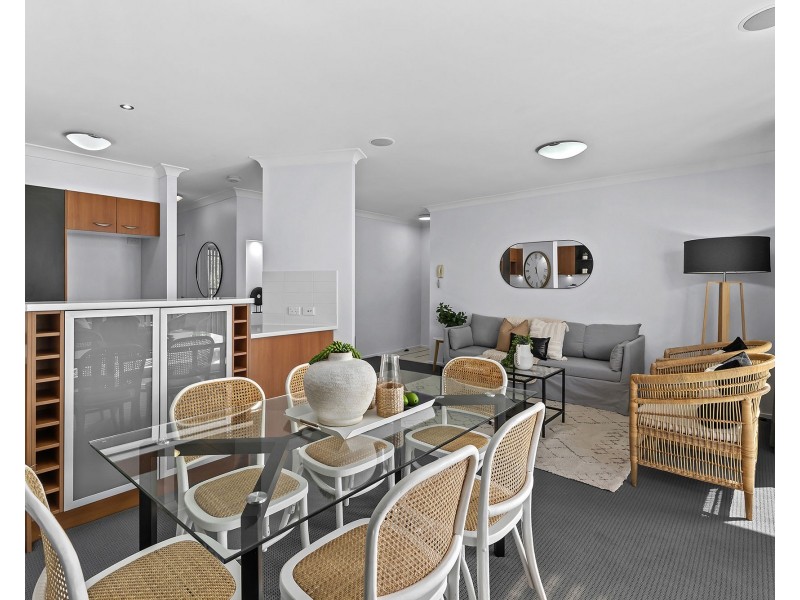 5/8 Wakefield Street, Coorparoo QLD 4151