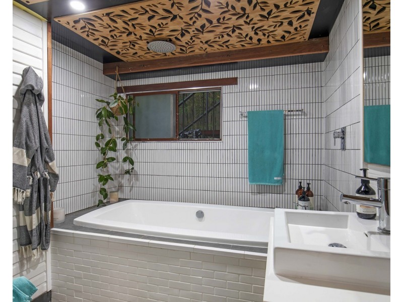 1A Myall Street, Norman Park QLD 4170