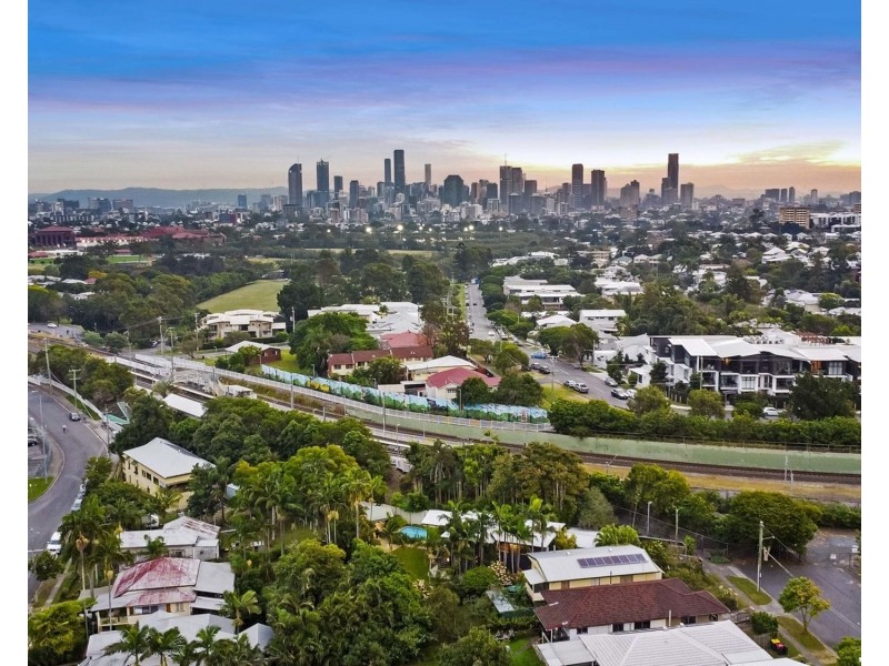 1A Myall Street, Norman Park QLD 4170