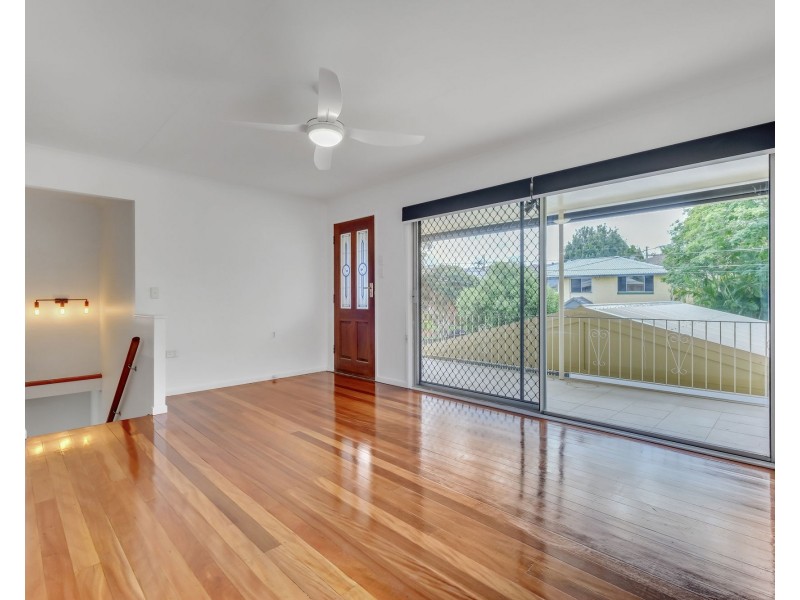 46 Dirkala Street, Mansfield QLD 4122