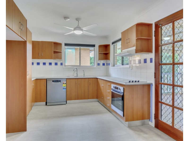 46 Dirkala Street, Mansfield QLD 4122