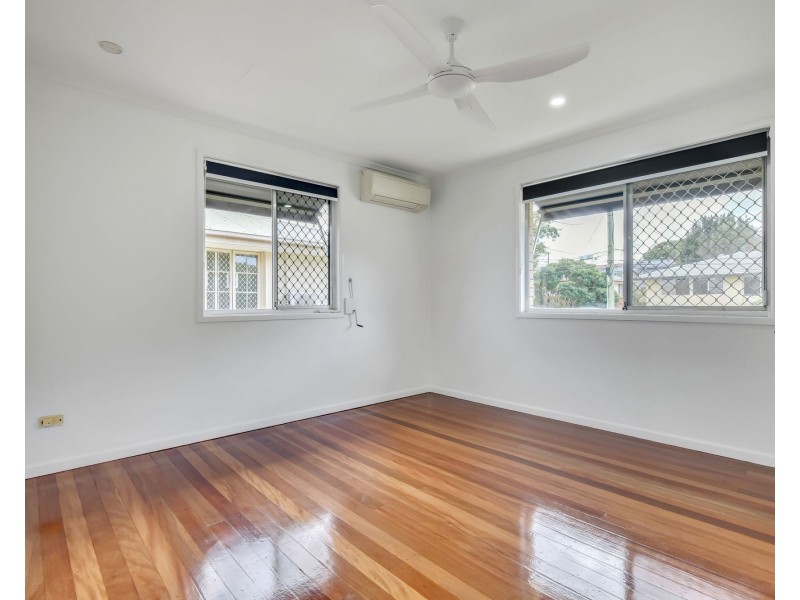 46 Dirkala Street, Mansfield QLD 4122