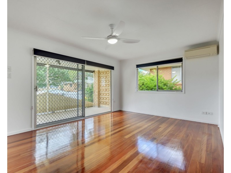 46 Dirkala Street, Mansfield QLD 4122