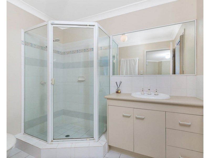 4 Morgan Close, Manly West QLD 4179