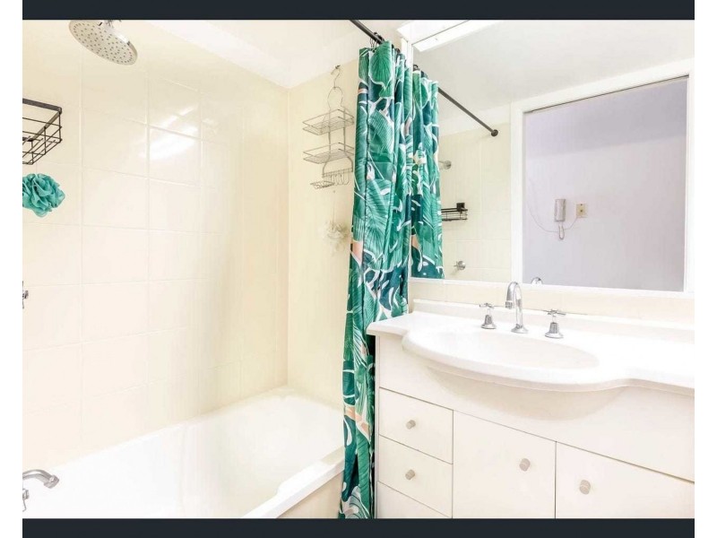 1/5 Heidelberg St, East Brisbane QLD 4169