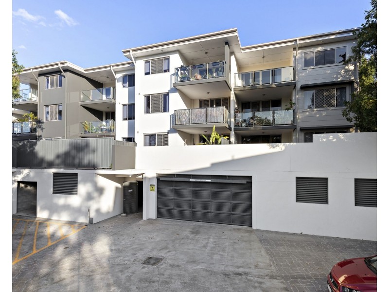 17/11 Riding Road, Hawthorne QLD 4171