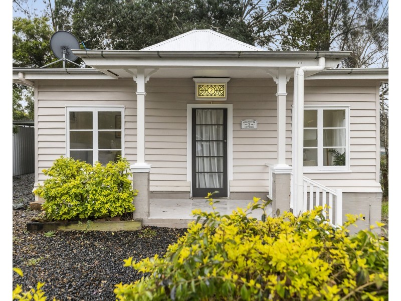 2 Charlotte Street, Blackstone QLD 4304