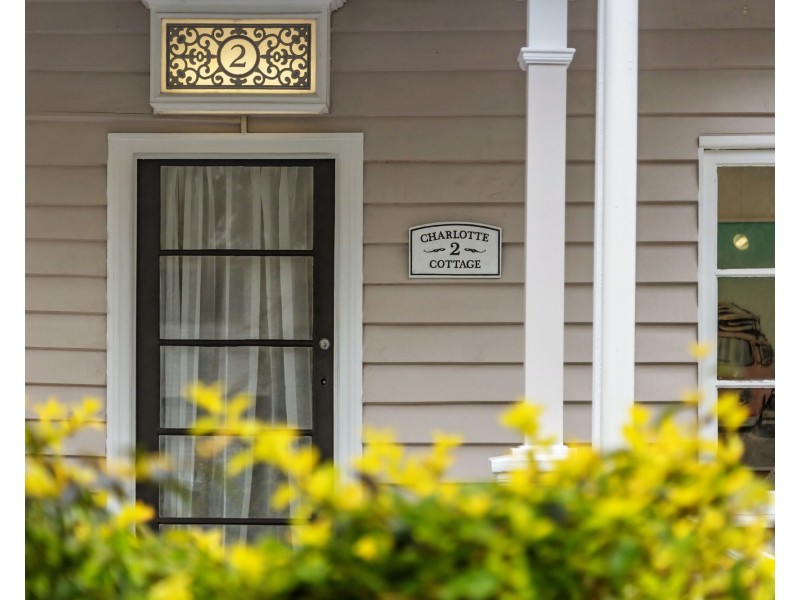 2 Charlotte Street, Blackstone QLD 4304