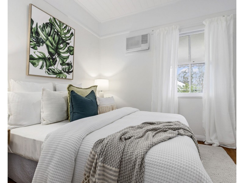 2 Charlotte Street, Blackstone QLD 4304