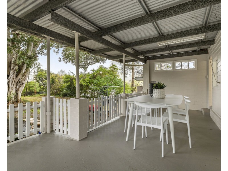 2 Charlotte Street, Blackstone QLD 4304