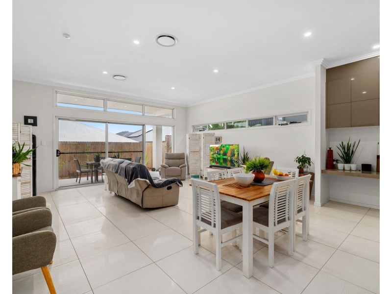 11 Seawater Street, Thornlands QLD 4164