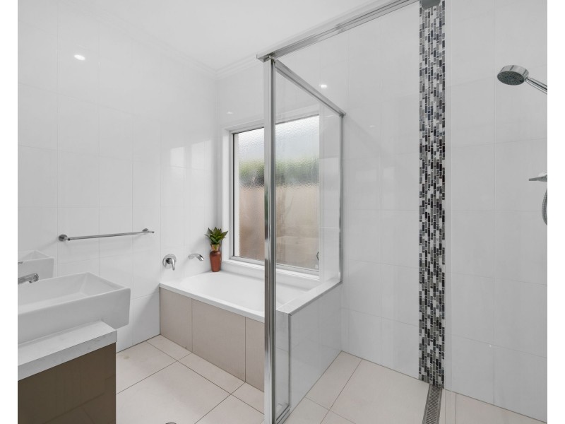 11 Seawater Street, Thornlands QLD 4164