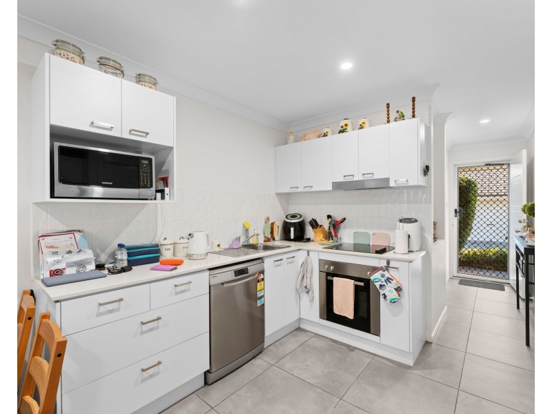 16/10 Bishop Street, Eagleby QLD 4207