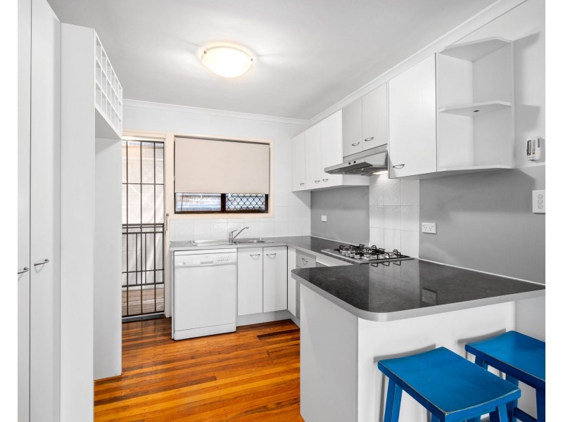 1/6 Flora Street, Greenslopes QLD 4120