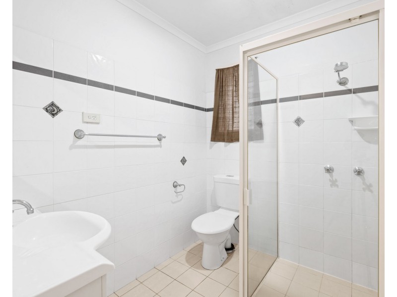 1/6 Flora Street, Greenslopes QLD 4120