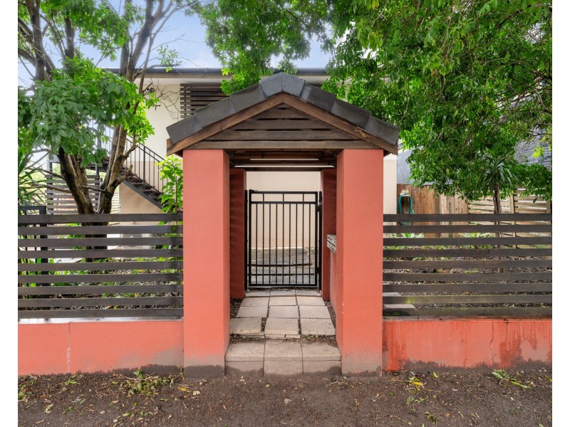1/6 Flora Street, Greenslopes QLD 4120