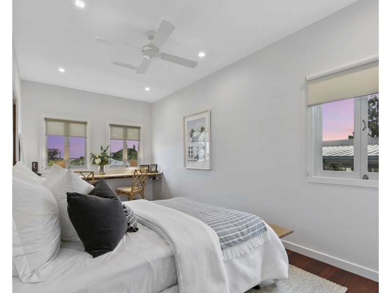 10 Olinda Street, Carina QLD 4152