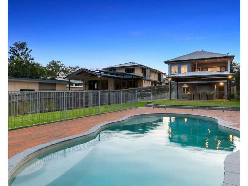 10 Olinda Street, Carina QLD 4152