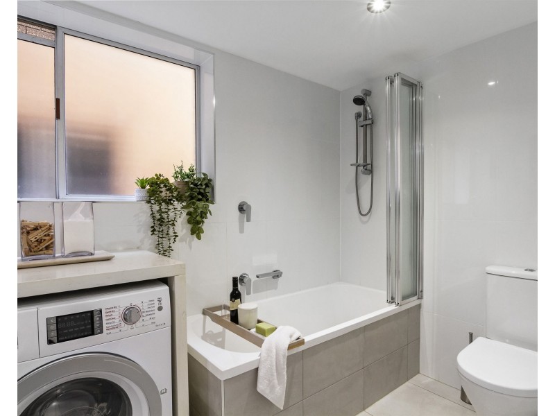 1/18 North Street, Southport QLD 4215