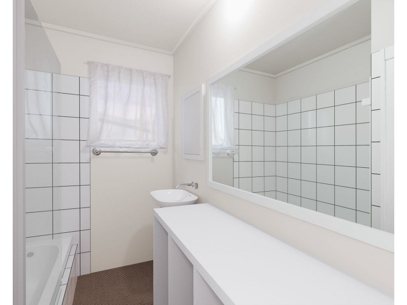 49 Cotswold Street, Carina QLD 4152