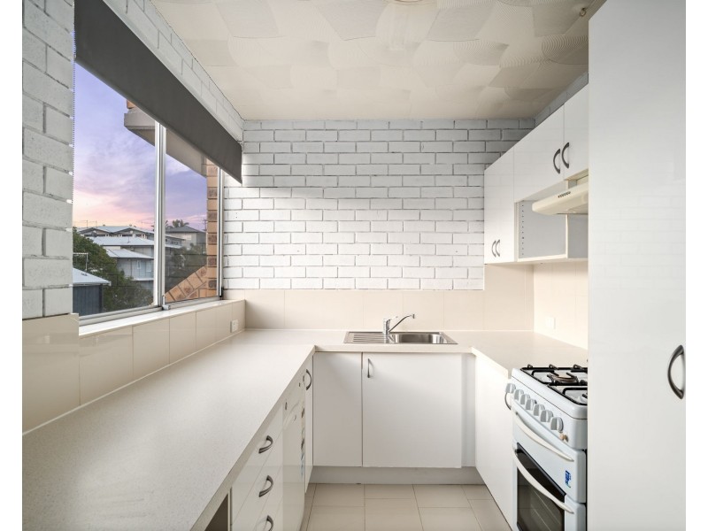 2/92 Bovelles Street, Camp Hill QLD 4152