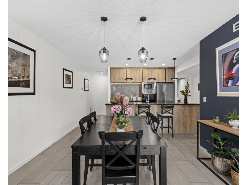 8/15 Roseglen Street, Greenslopes QLD 4120