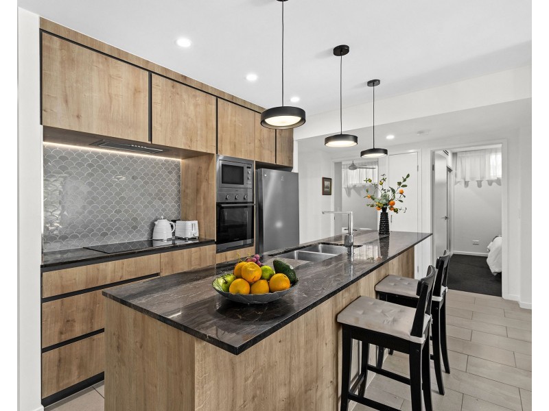8/15 Roseglen Street, Greenslopes QLD 4120