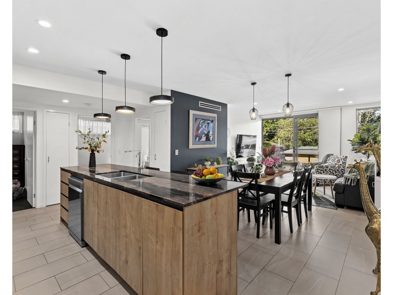 8/15 Roseglen Street, Greenslopes QLD 4120