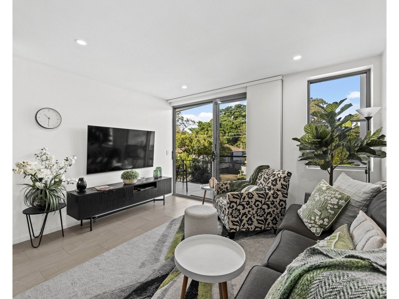 8/15 Roseglen Street, Greenslopes QLD 4120