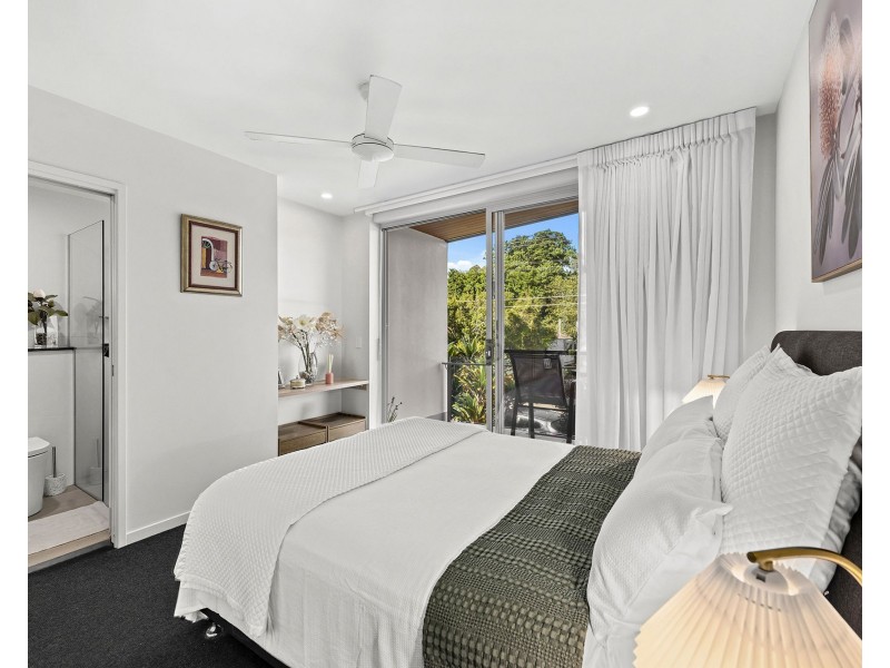 8/15 Roseglen Street, Greenslopes QLD 4120