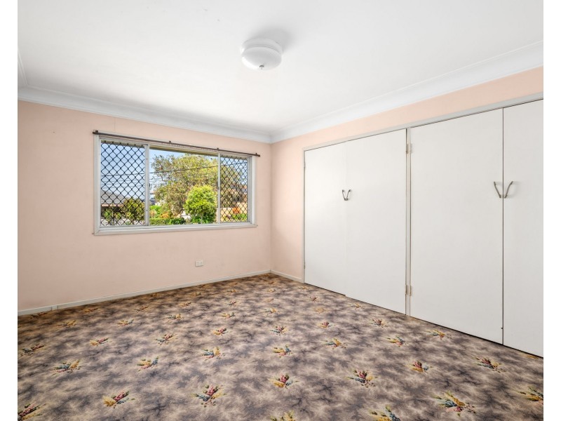 53 Dirkala Street, Mansfield QLD 4122