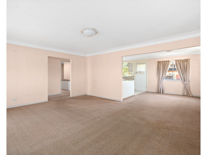 53 Dirkala Street, Mansfield QLD 4122