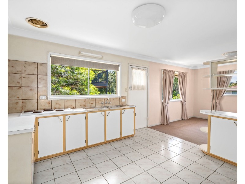 53 Dirkala Street, Mansfield QLD 4122