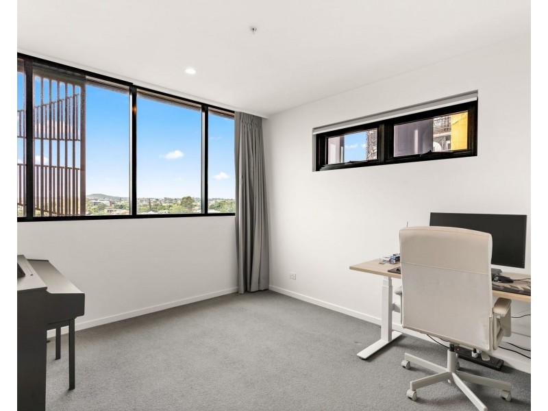 607/19 Deshon Street, Woolloongabba QLD 4102