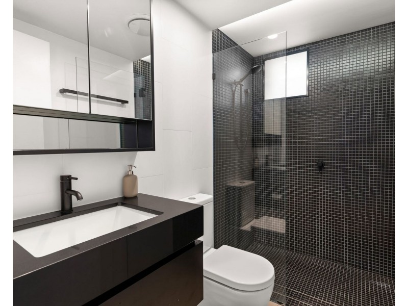 607/19 Deshon Street, Woolloongabba QLD 4102