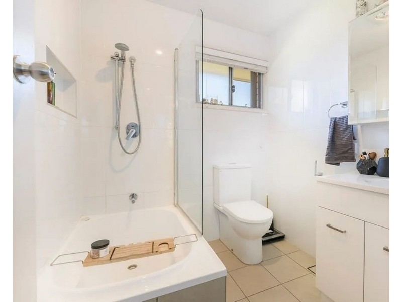 1/111 Grosvenor Street, Morningside QLD 4170