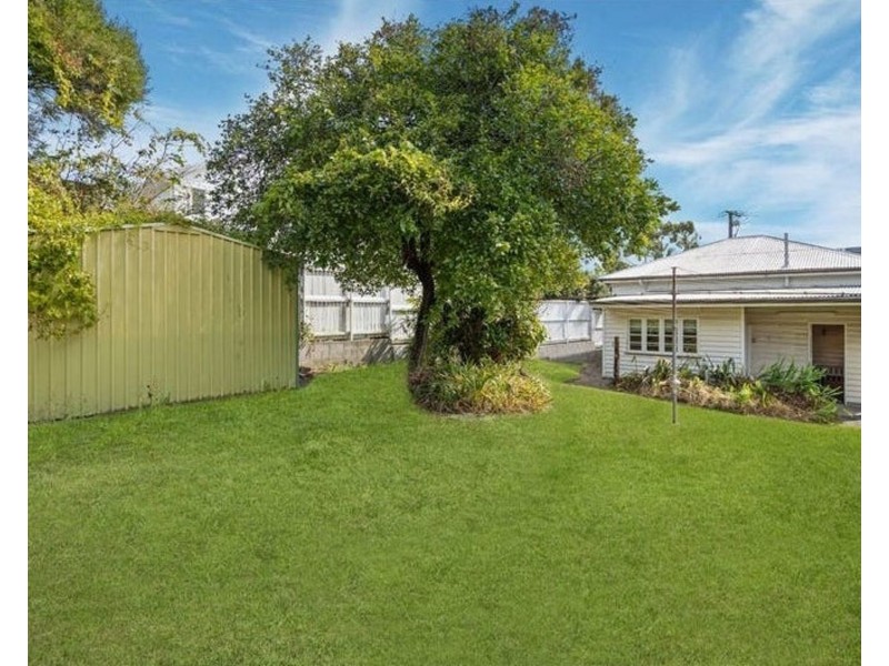 39 Halstead St, Coorparoo QLD 4151