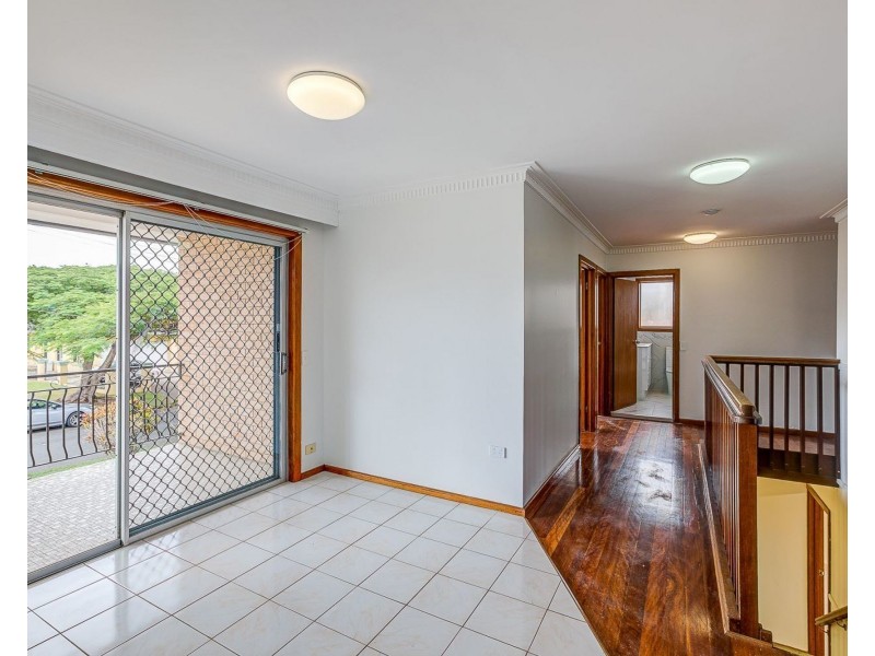8 Joplin Street, Robertson QLD 4109