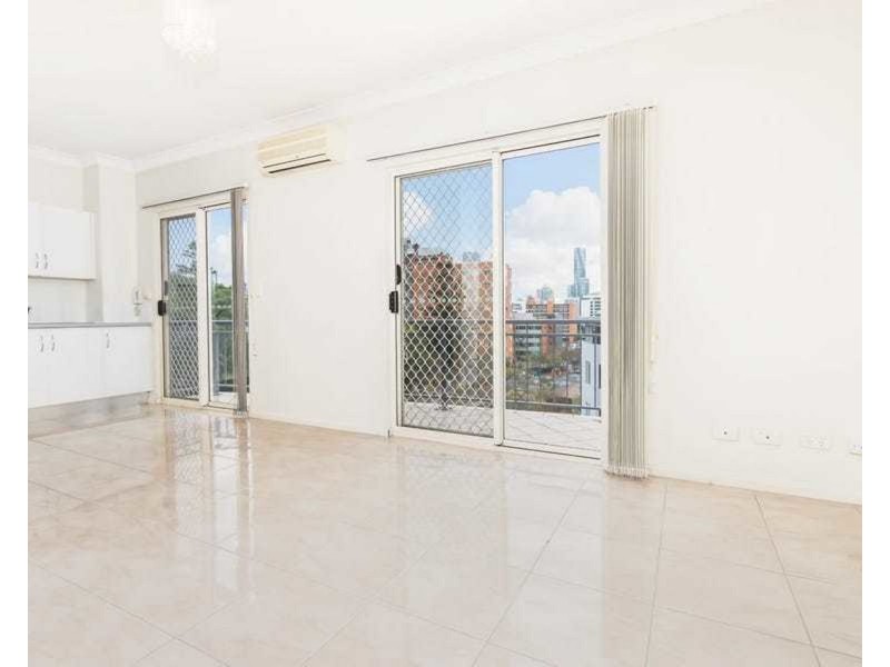 12/446 Main Street, Kangaroo Point QLD 4169