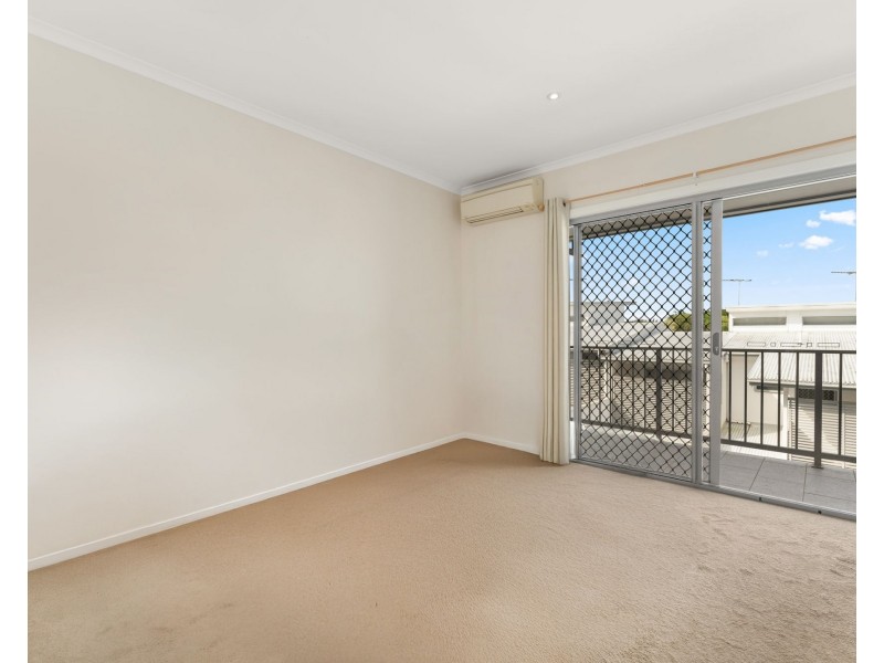 8/23 Burrai Street, Morningside QLD 4170
