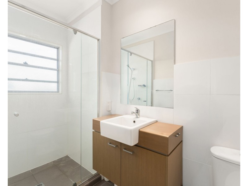 8/23 Burrai Street, Morningside QLD 4170